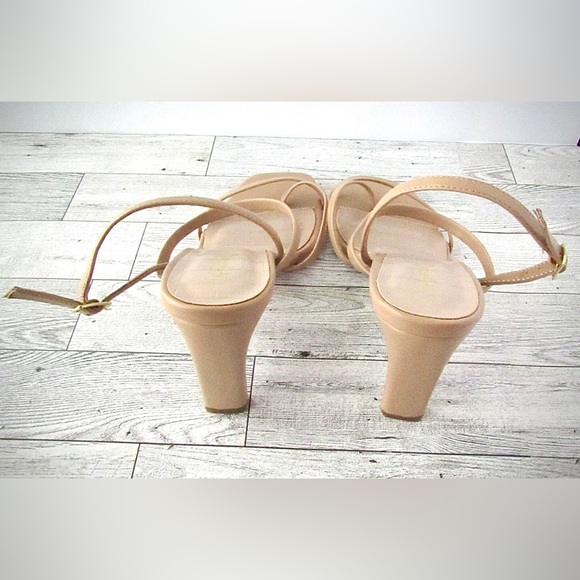 Qupid Kaylee Heels for Women - Sand Faux Leather Sling Back Sandals size 5.5 - Picture 2 of 5